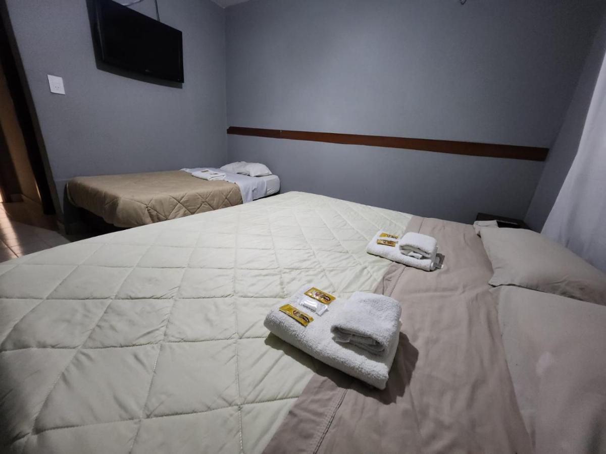 Club House Hotel General Roca Bagian luar foto