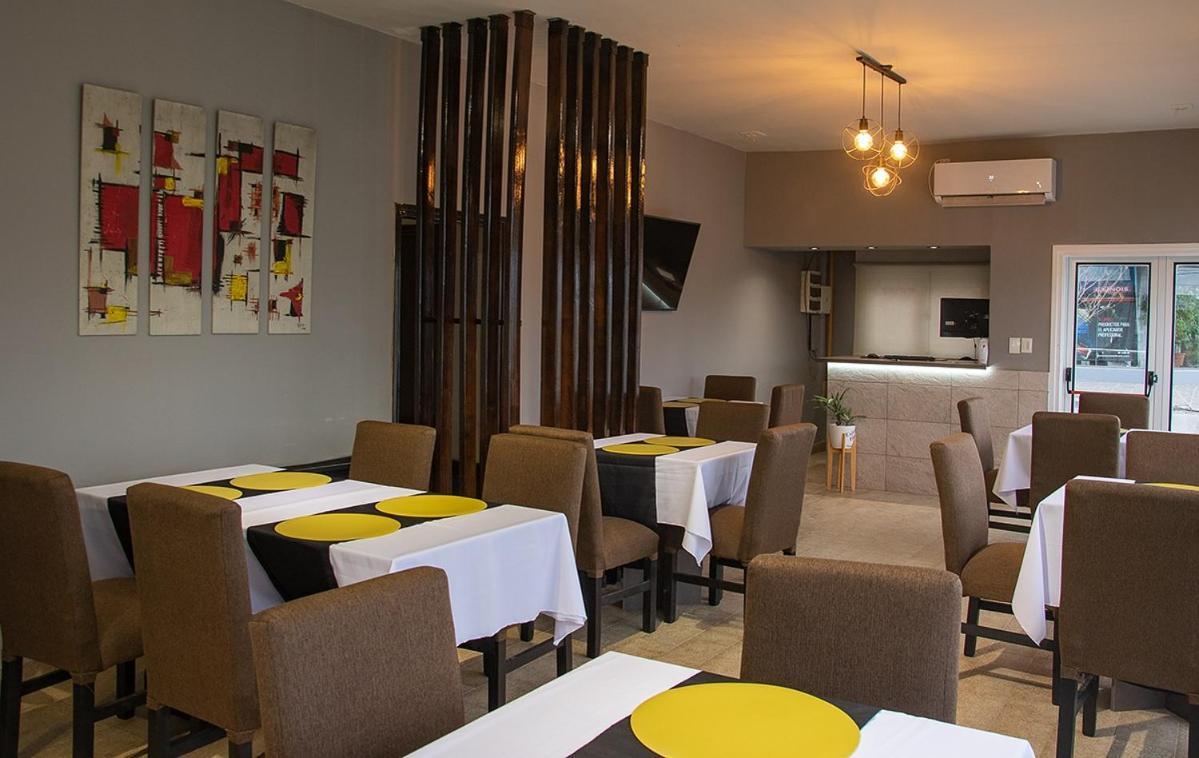 Club House Hotel General Roca Bagian luar foto